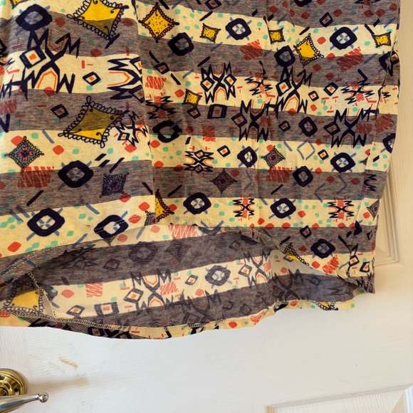LuLaRoe Multicolor Abstract Pattern Top - Picture 3 of 4